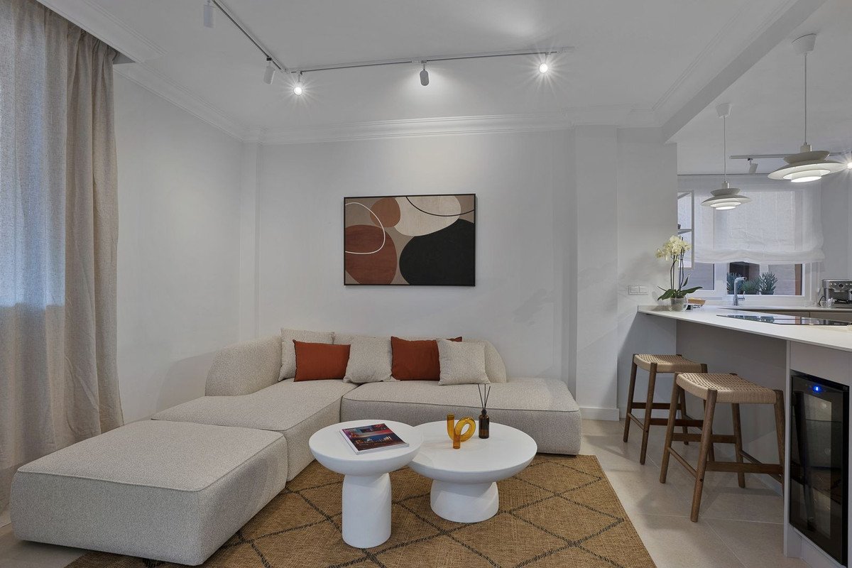2 Bed Middle Floor Apartment in El Paraiso