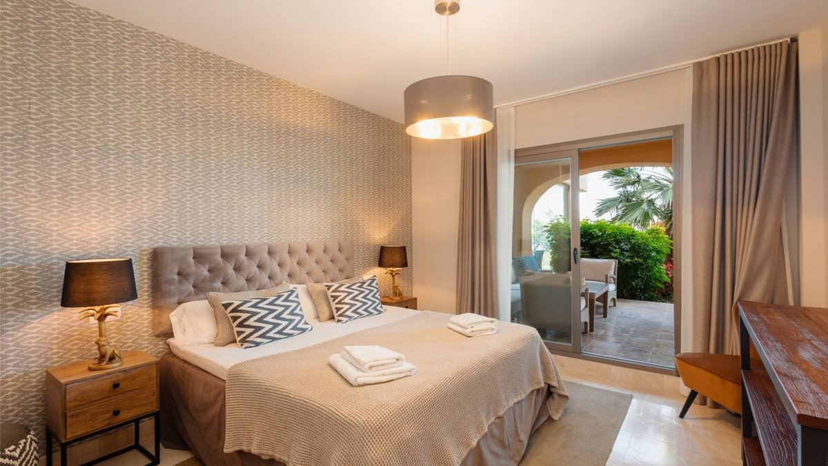3 Bed Ground Floor Apartment in Benahavís