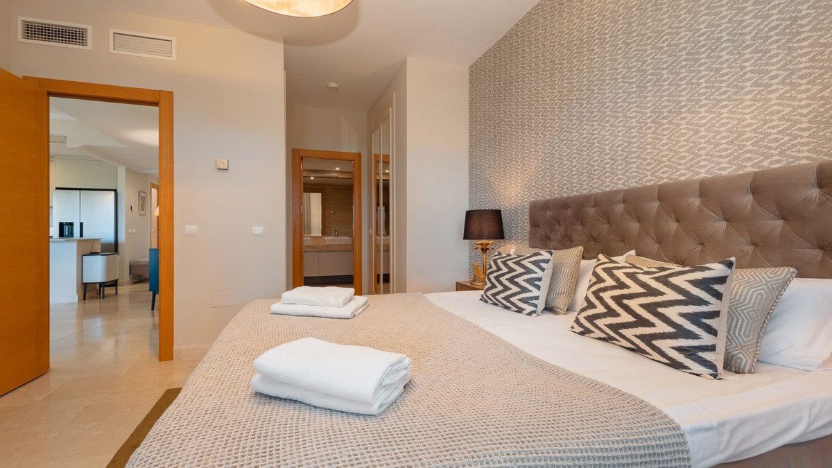 3 Bed Ground Floor Apartment in Benahavís