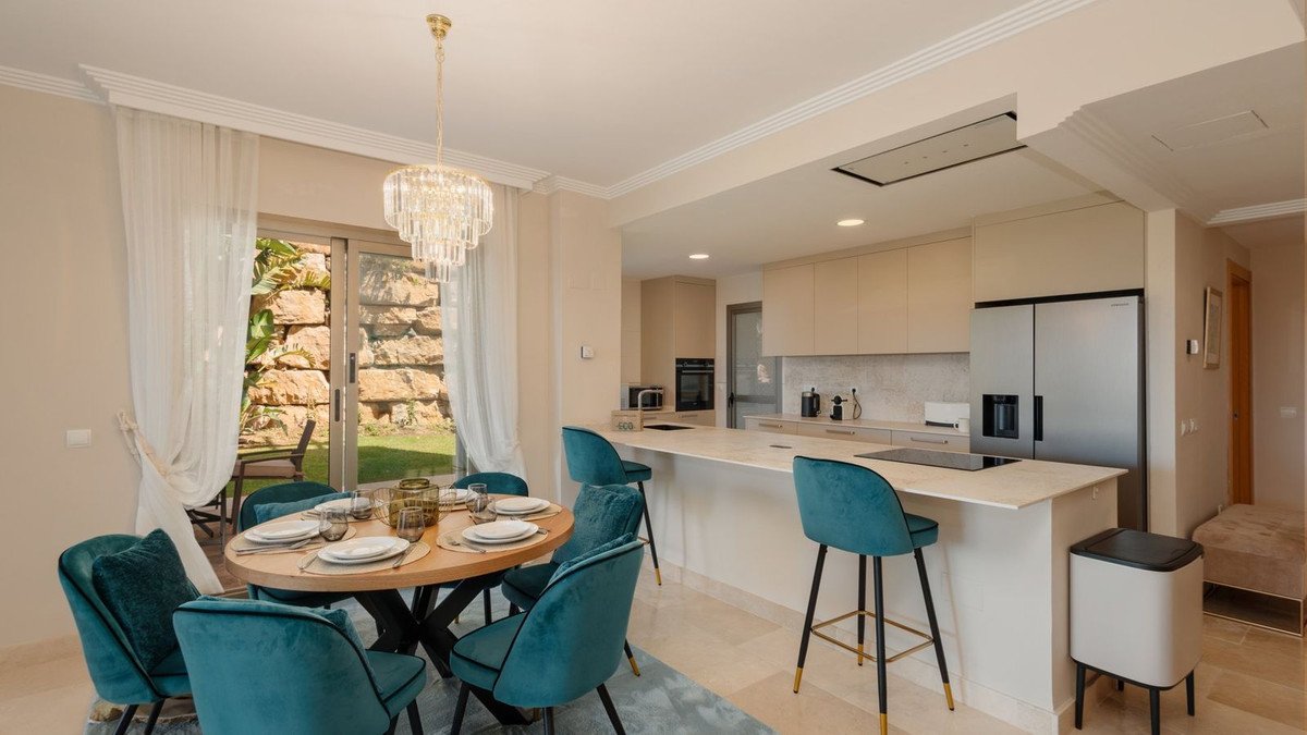 3 Bed Ground Floor Apartment in Benahavís