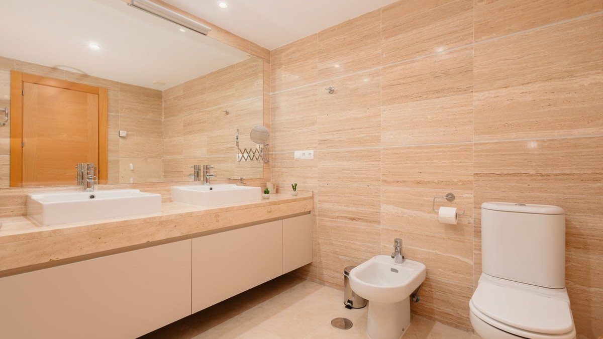 3 Bed Ground Floor Apartment in Benahavís