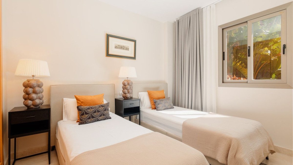 3 Bed Ground Floor Apartment in Benahavís