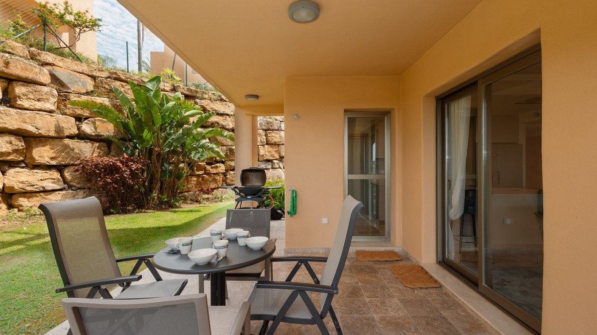 3 Bed Ground Floor Apartment in Benahavís
