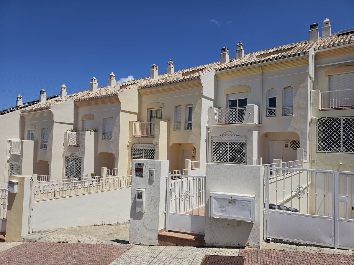 3 Bed Townhouse in El Rosario