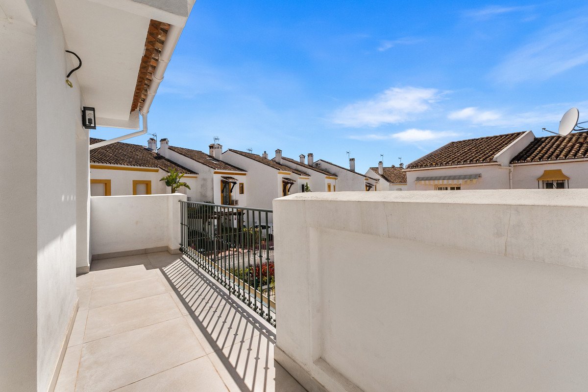 4 Bed Townhouse in Estepona