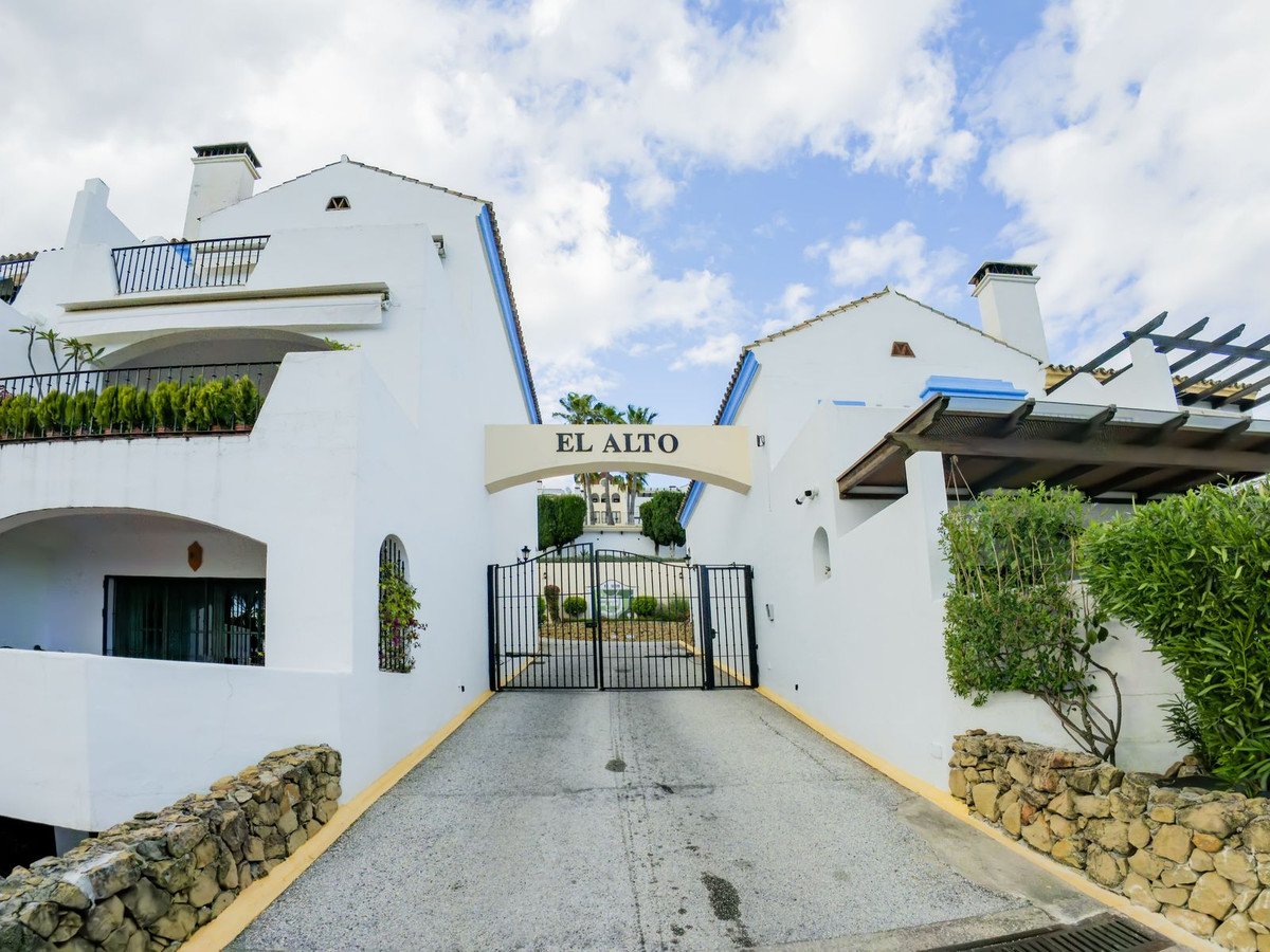 3 Bed Townhouse in Benahavís