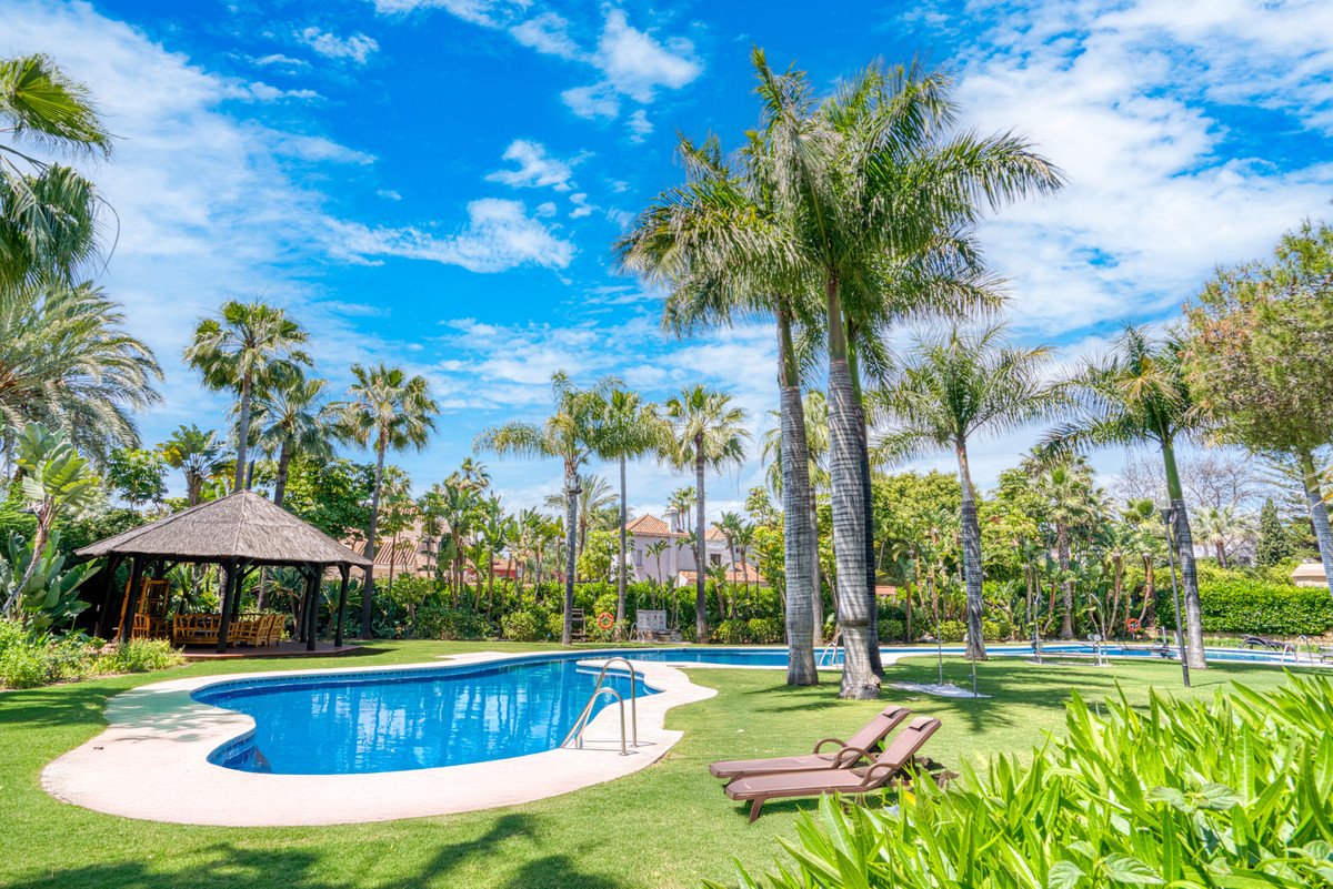 2 Bed Ground Floor Apartment in Puerto Banús