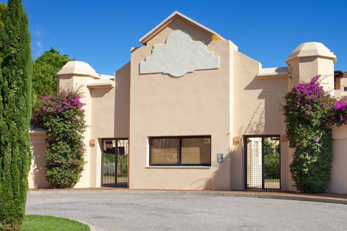 2 Bed Ground Floor Apartment in Puerto Banús