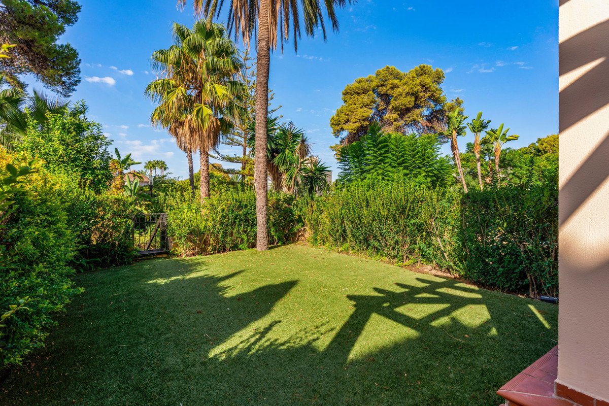 2 Bed Ground Floor Apartment in Puerto Banús