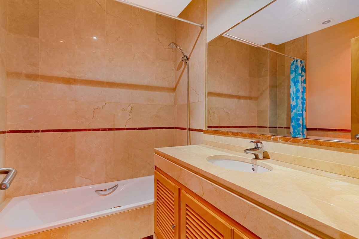 2 Bed Ground Floor Apartment in Puerto Banús