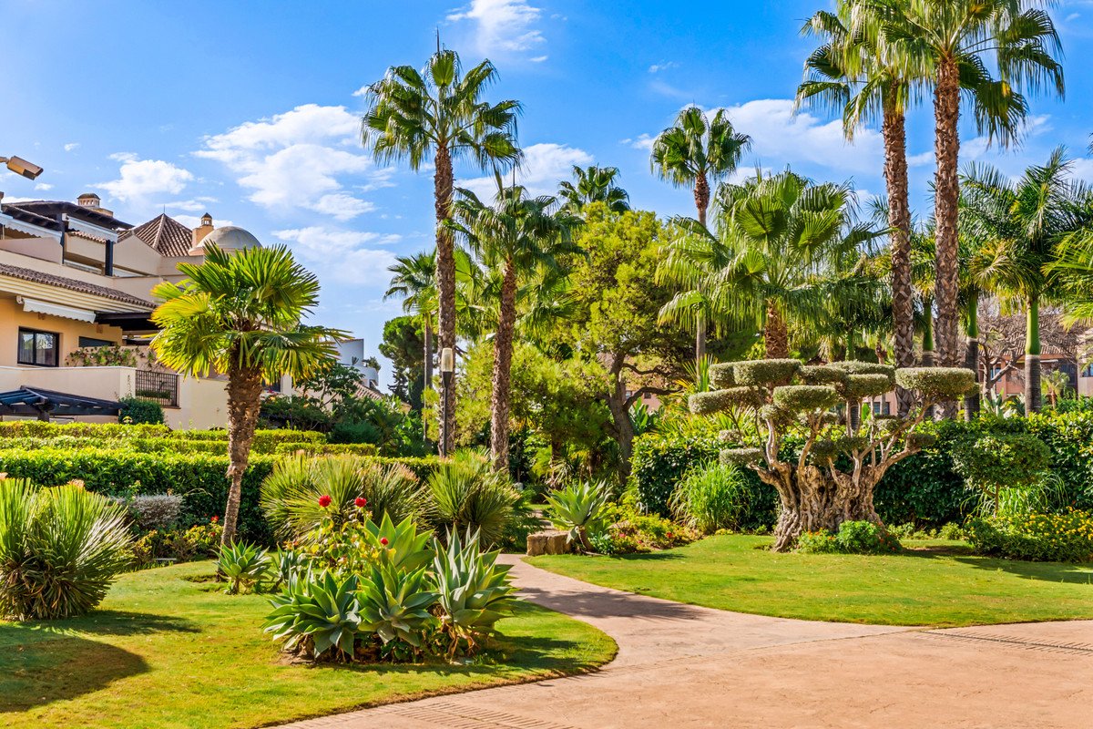2 Bed Ground Floor Apartment in Puerto Banús