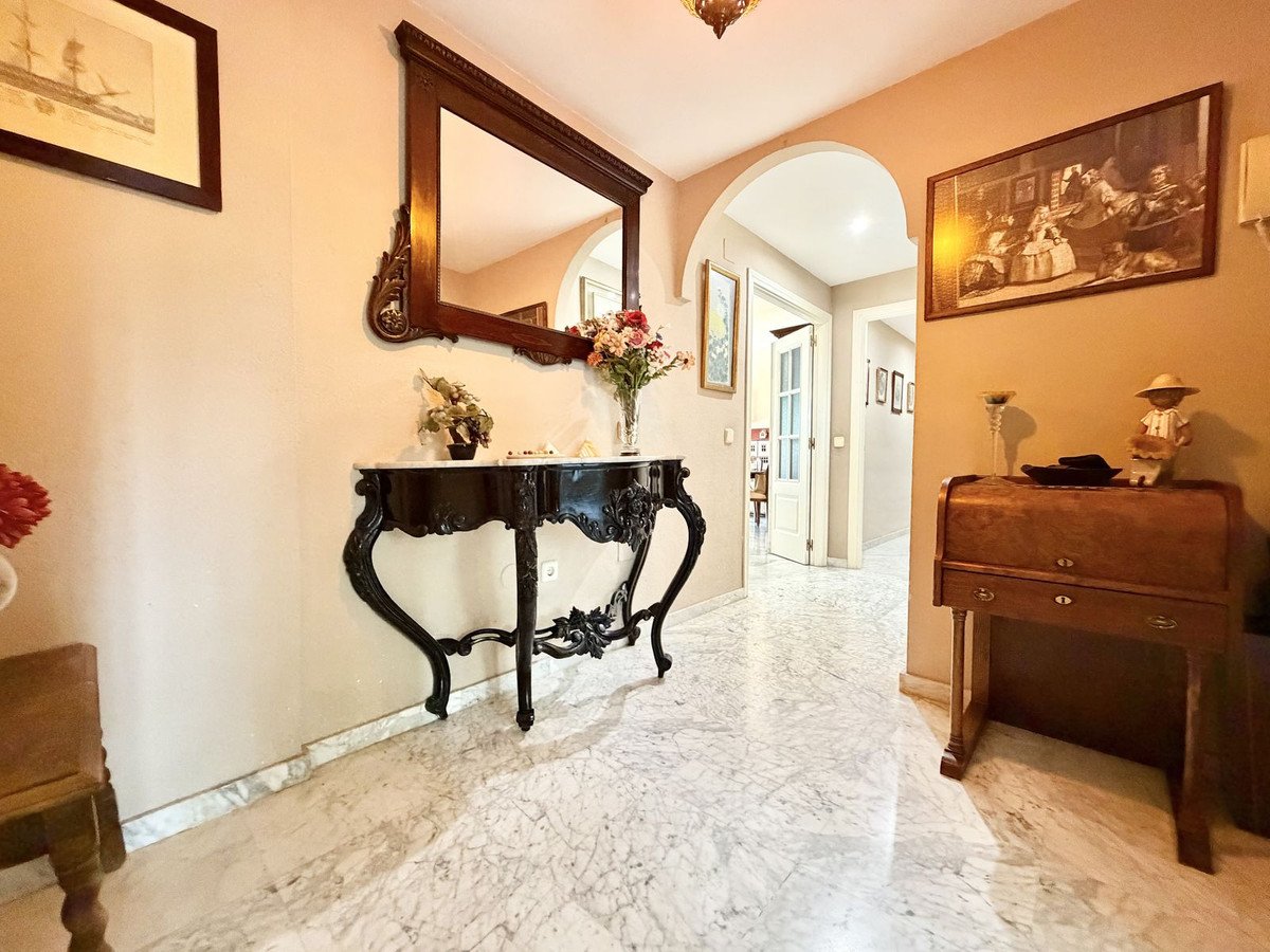 4 Bed Ground Floor Apartment in The Golden Mile