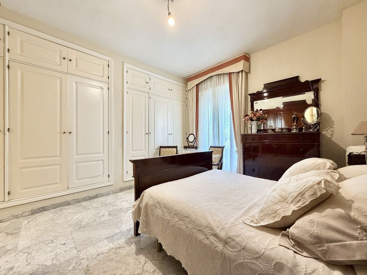 4 Bed Ground Floor Apartment in The Golden Mile