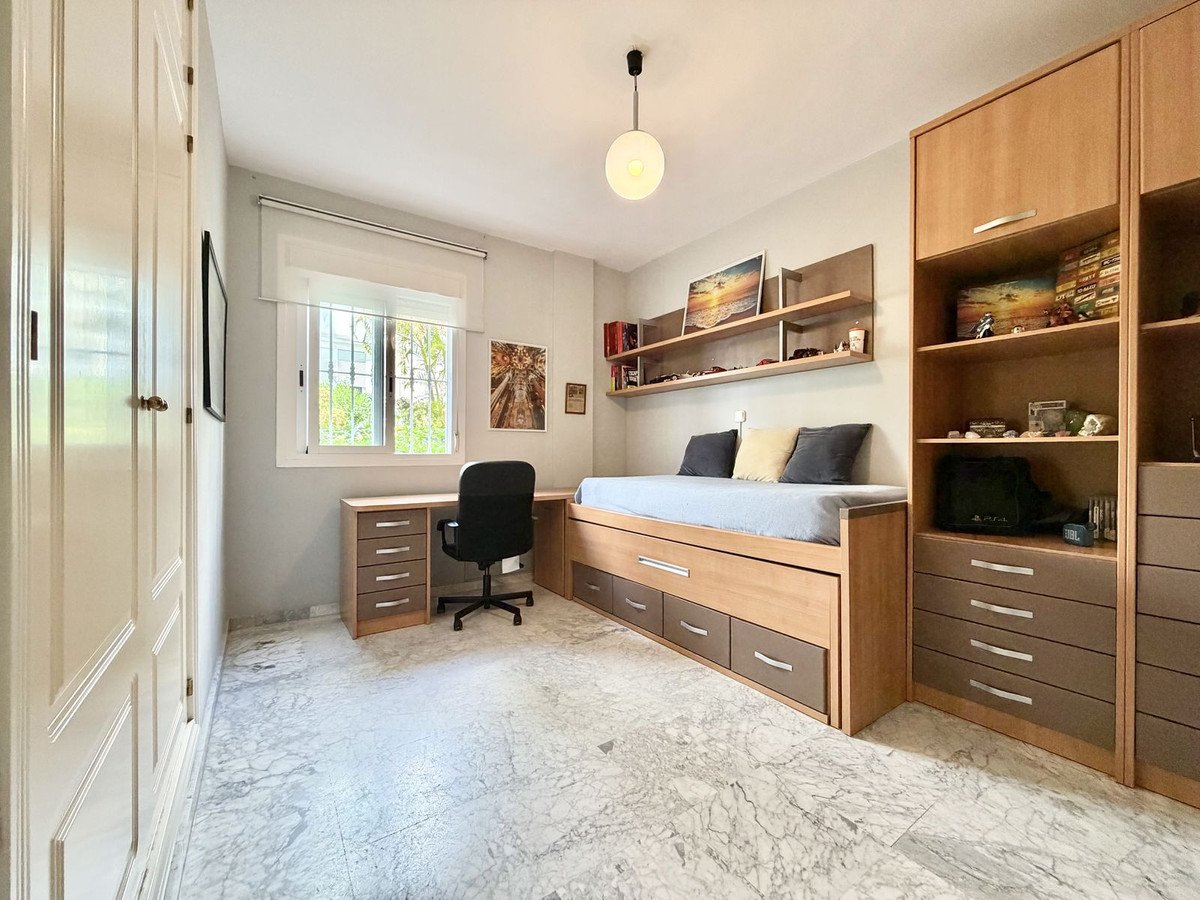 4 Bed Ground Floor Apartment in The Golden Mile