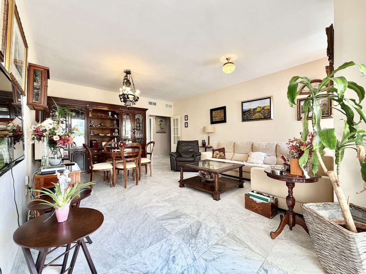 4 Bed Ground Floor Apartment in The Golden Mile