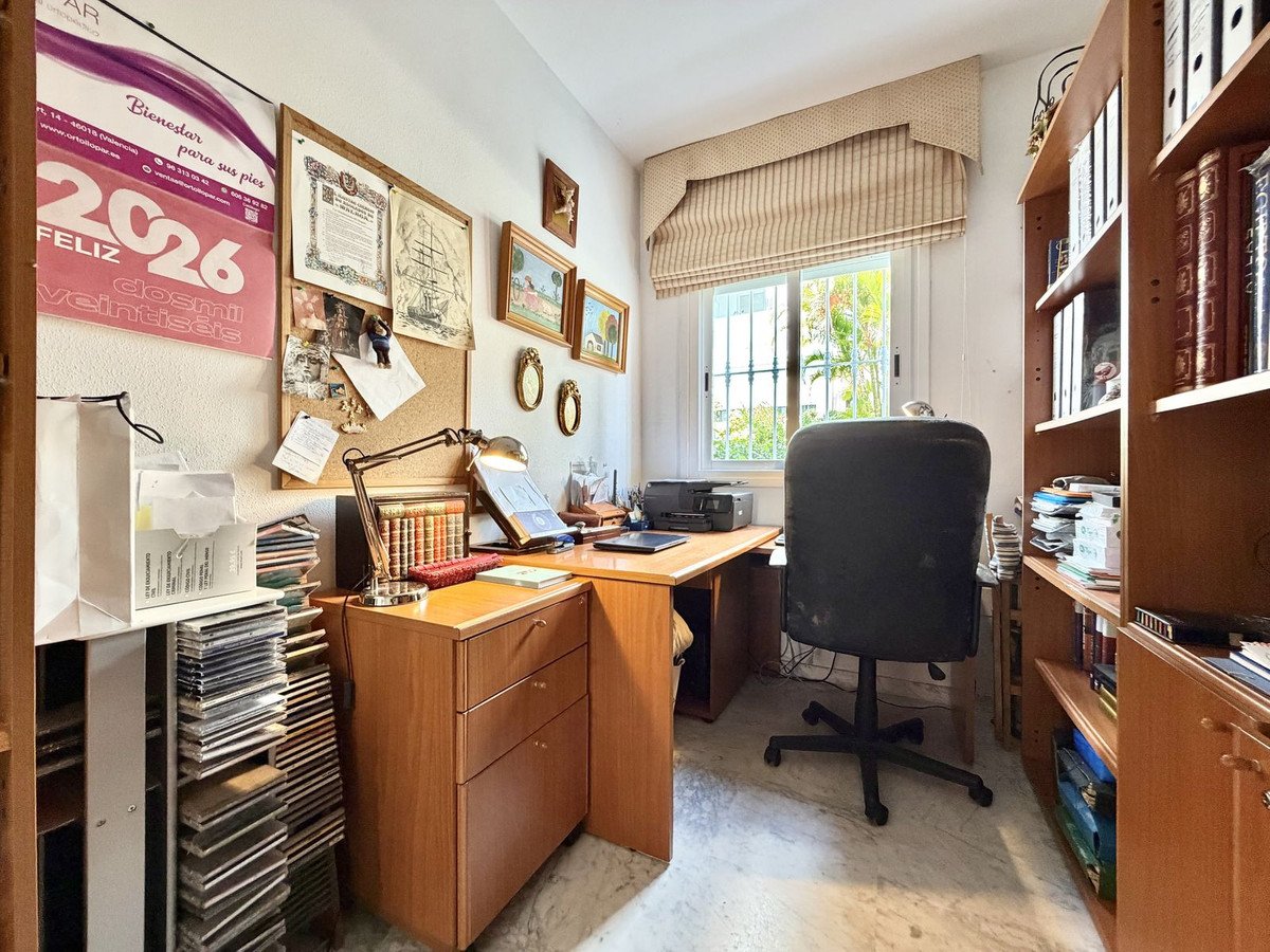 4 Bed Ground Floor Apartment in The Golden Mile