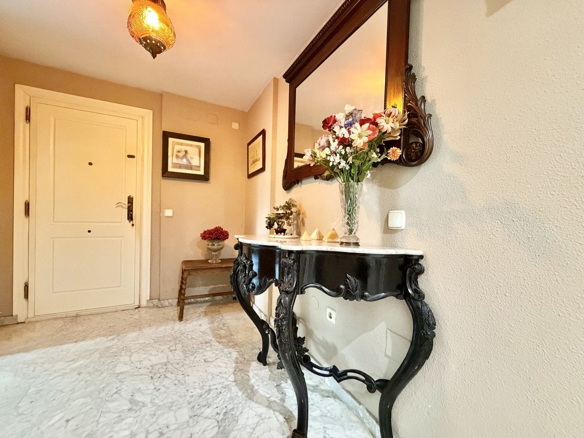 4 Bed Ground Floor Apartment in The Golden Mile