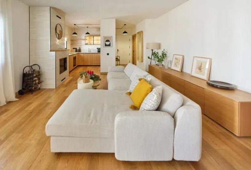 2 Bed Middle Floor Apartment in Puerto Banús