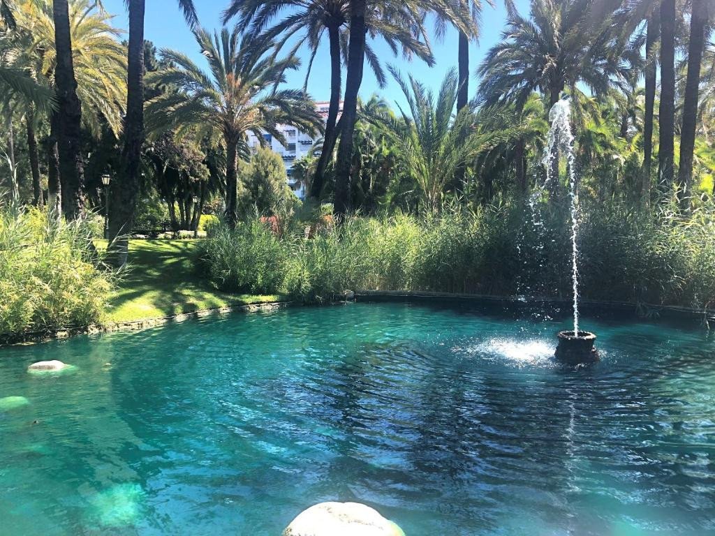 2 Bed Middle Floor Apartment in Puerto Banús