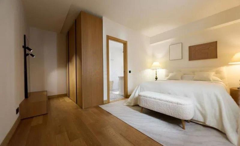 2 Bed Middle Floor Apartment in Puerto Banús