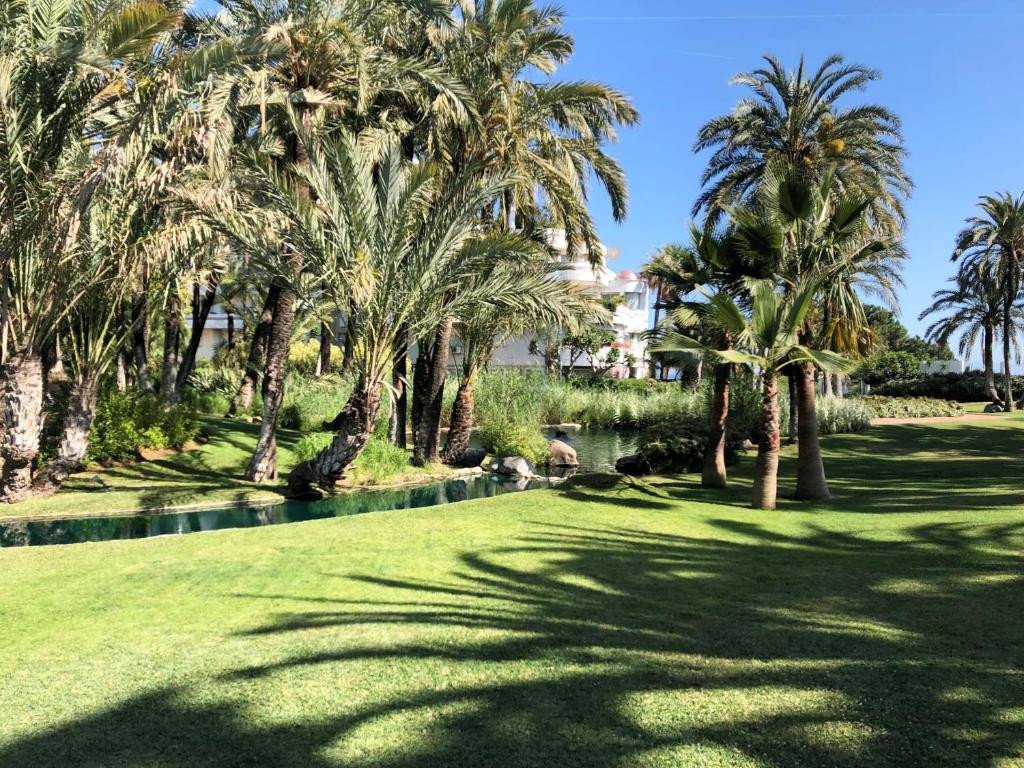 2 Bed Middle Floor Apartment in Puerto Banús