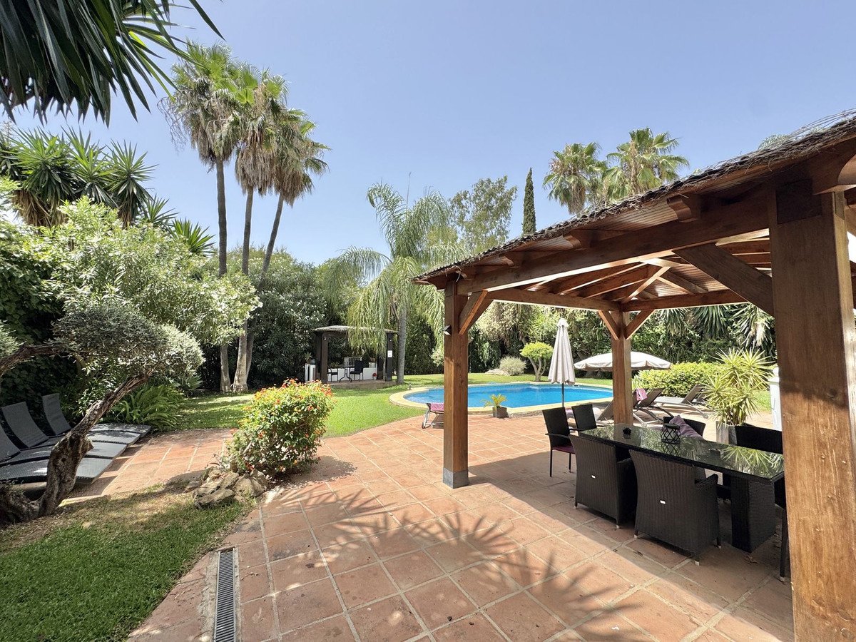 6 Bed Detached Villa in Sierrezuela