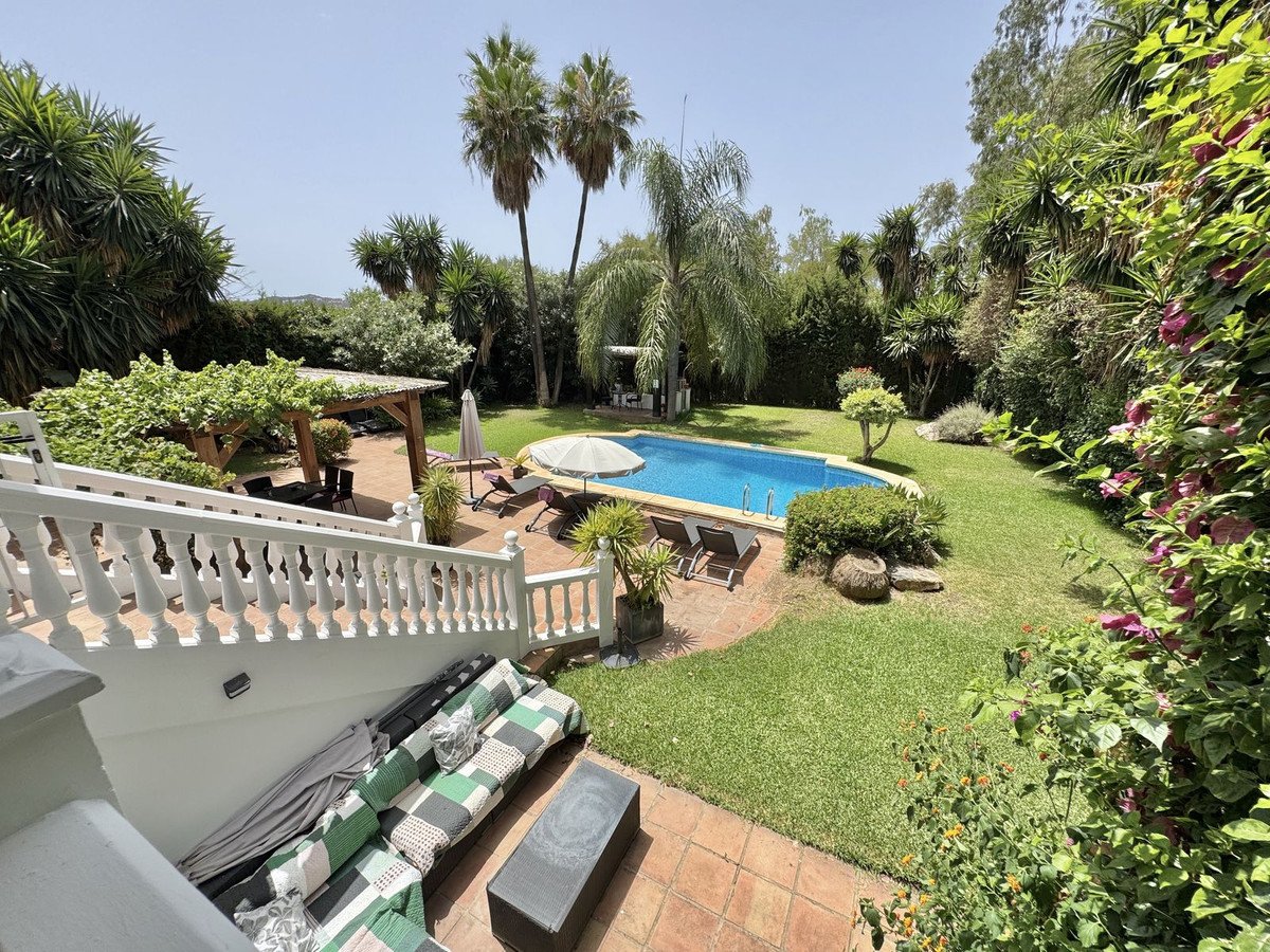 6 Bed Detached Villa in Sierrezuela
