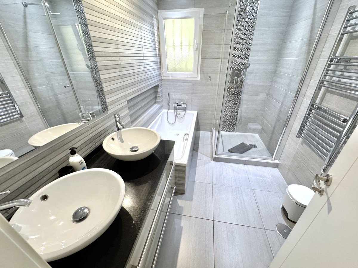 6 Bed Detached Villa in Sierrezuela