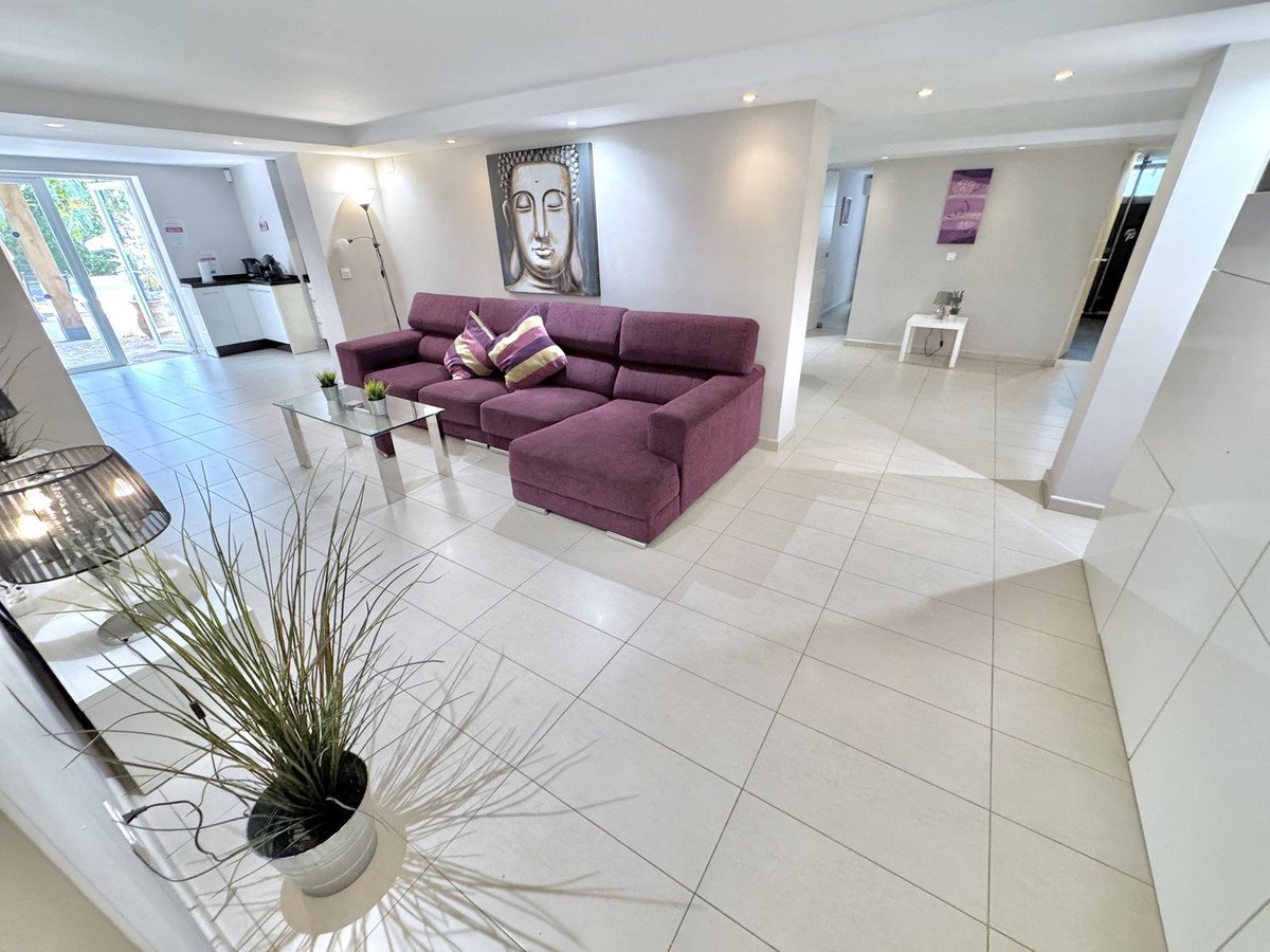 6 Bed Detached Villa in Sierrezuela