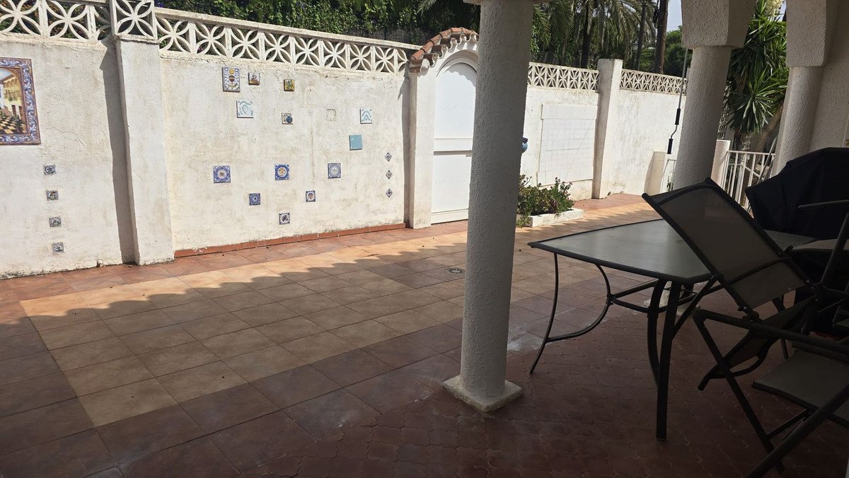 2 Bed Detached Villa in Marbesa