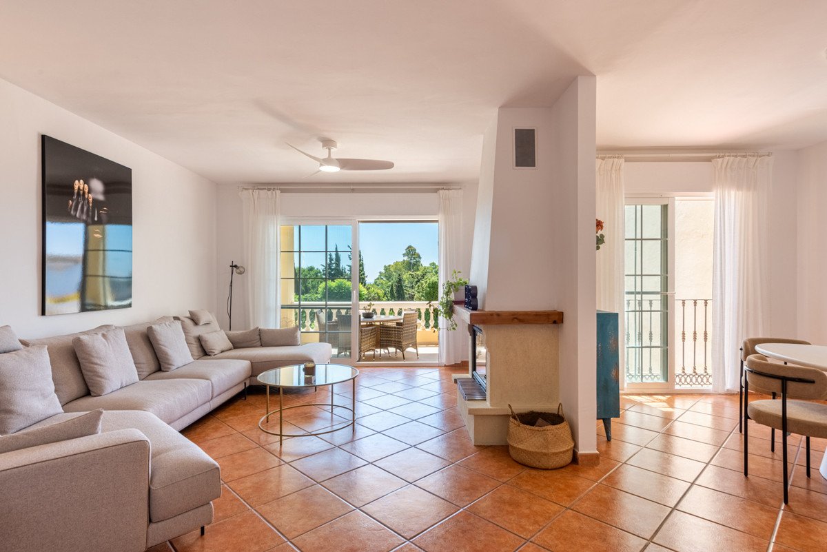 5 Bed Detached Villa in Estepona