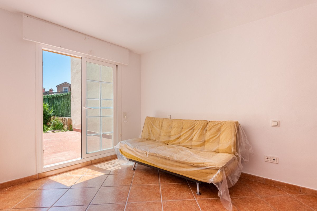 5 Bed Detached Villa in Estepona