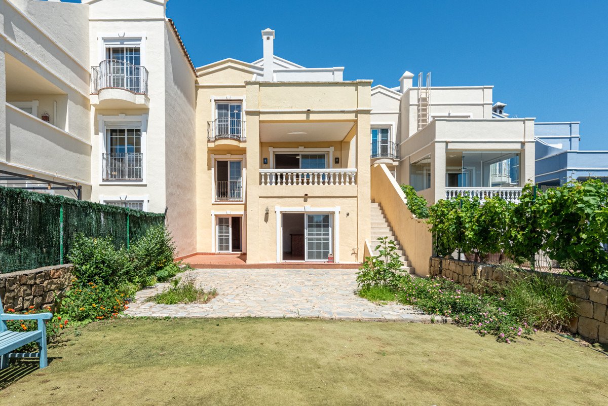5 Bed Detached Villa in Estepona