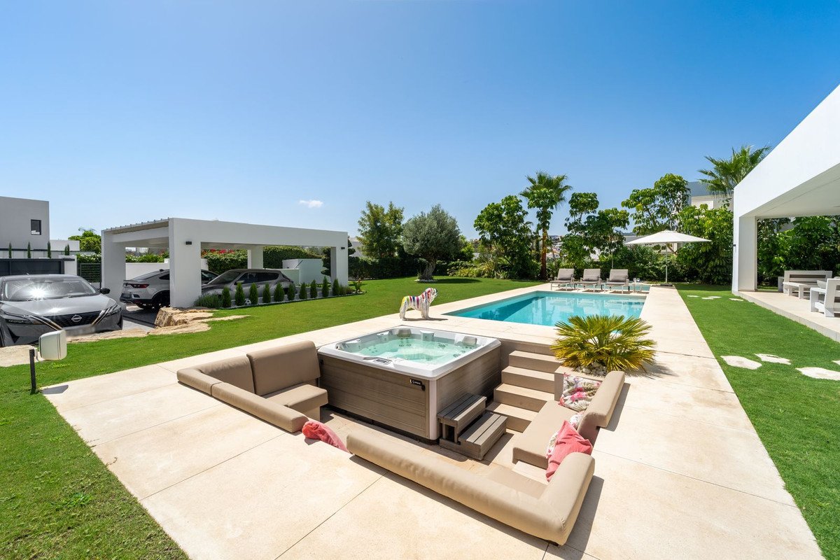 6 Bed Detached Villa in La Cala Golf