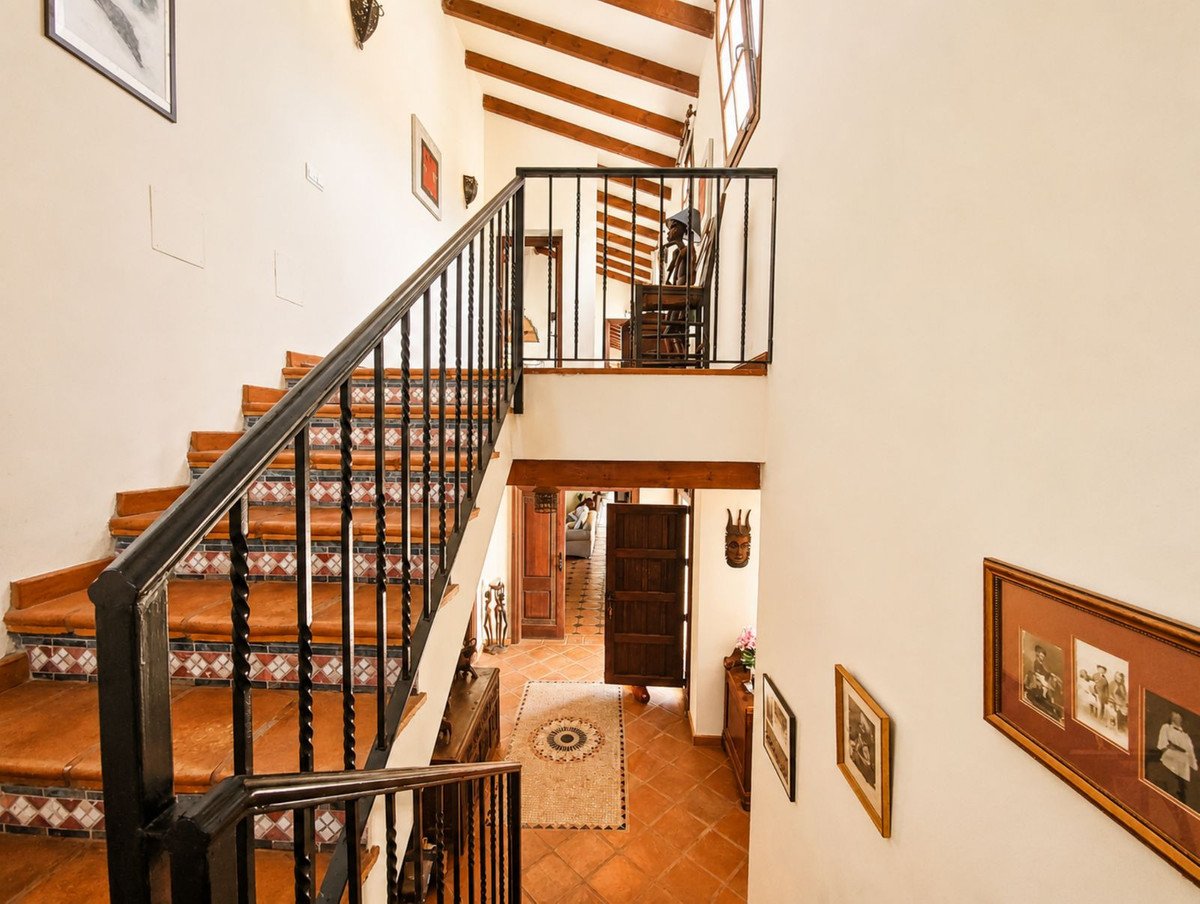 4 Bed Finca - Cortijo in Casares