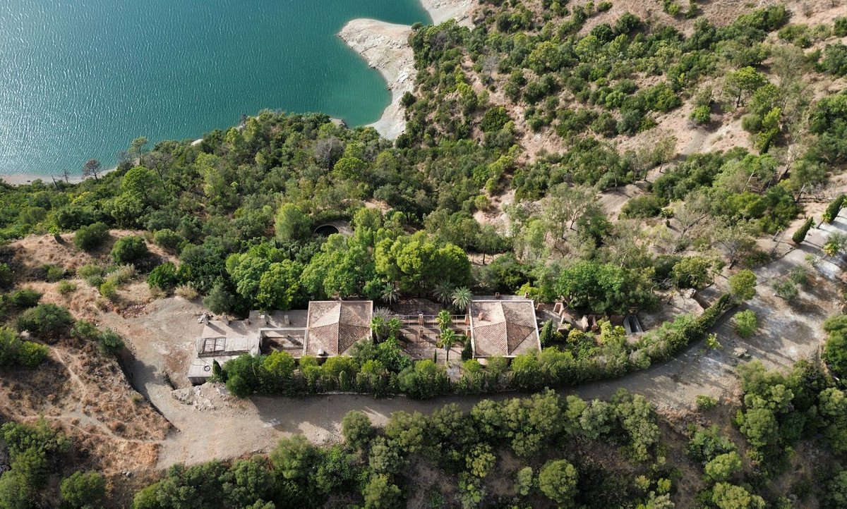 6 Bed Detached Villa in Istán