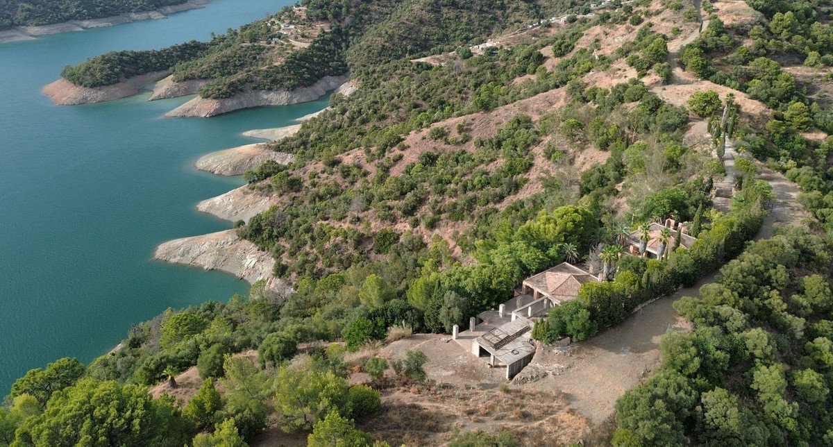 6 Bed Detached Villa in Istán