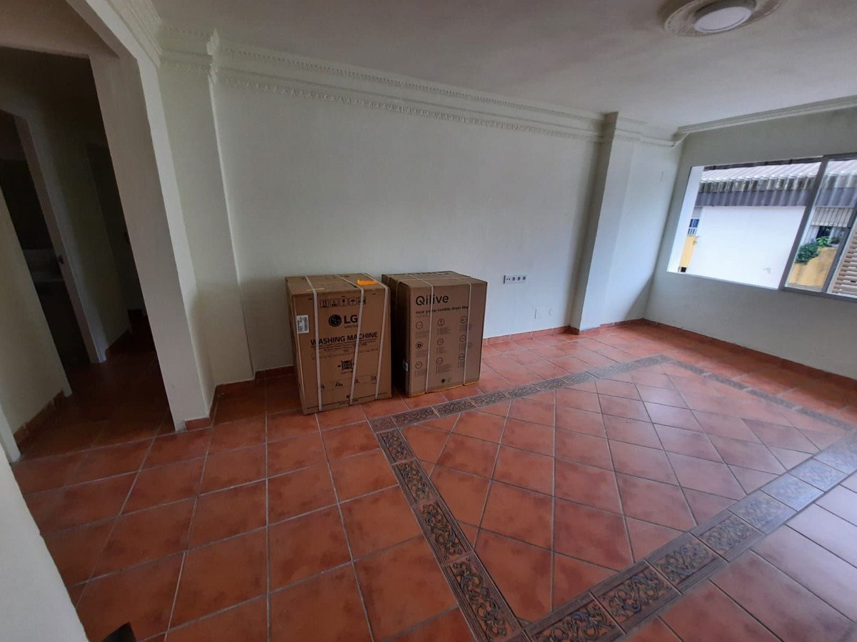 3 Bed Middle Floor Apartment in San Pedro de Alcántara