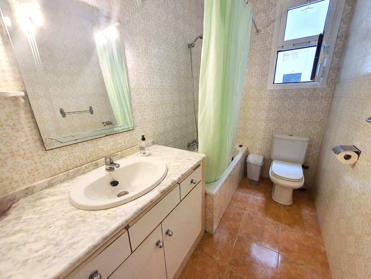 3 Bed Middle Floor Apartment in Fuengirola