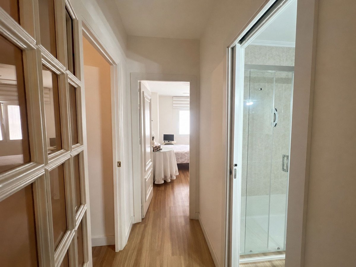 2 Bed Middle Floor Apartment in Estepona