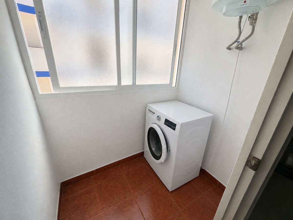 2 Bed Middle Floor Apartment in Estepona