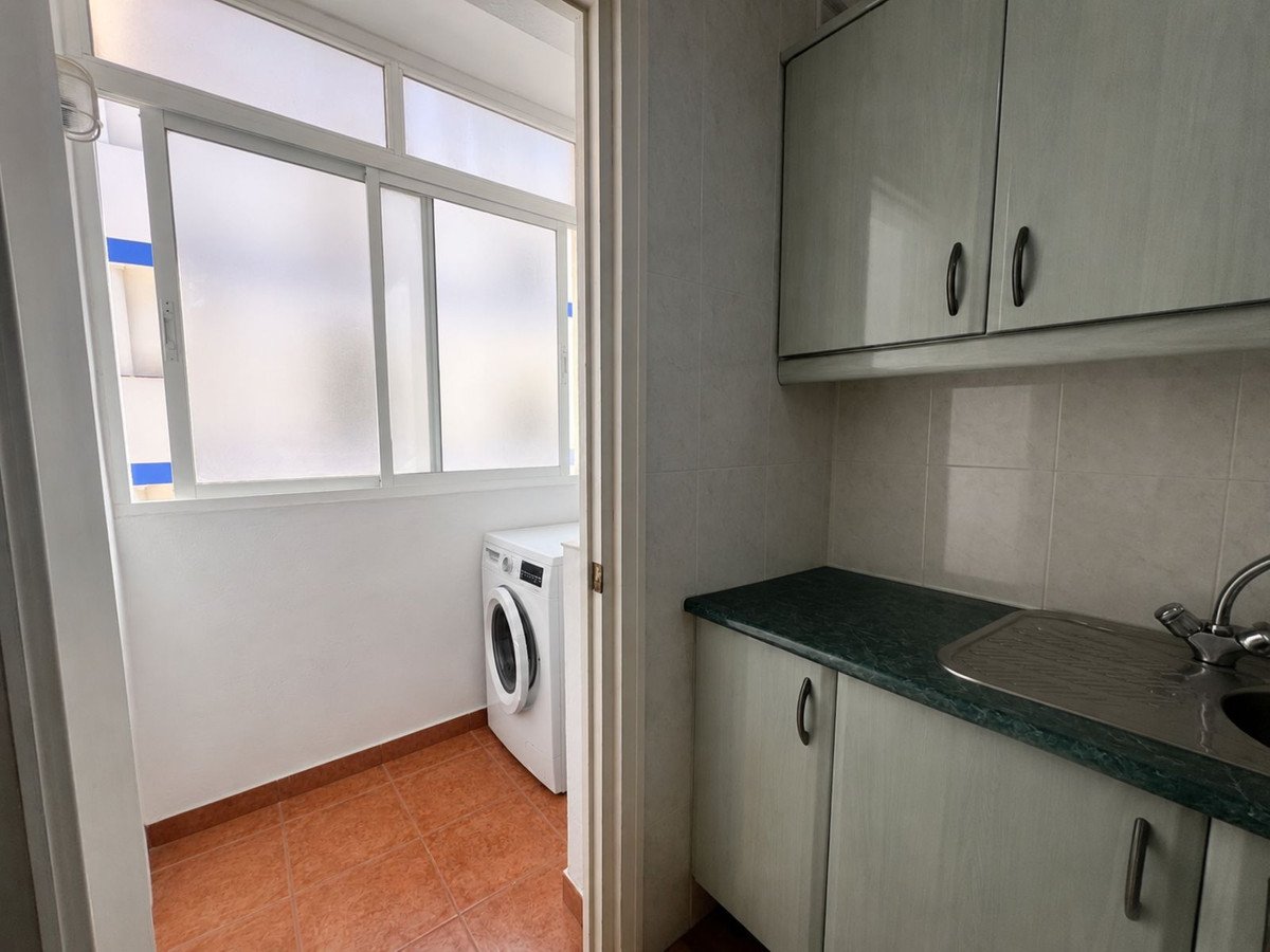2 Bed Middle Floor Apartment in Estepona