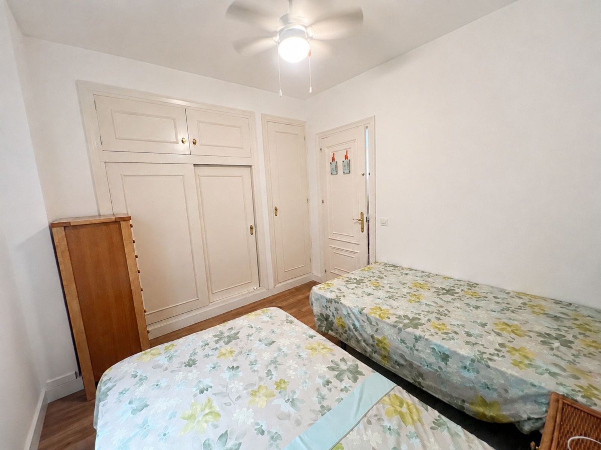 2 Bed Middle Floor Apartment in Estepona
