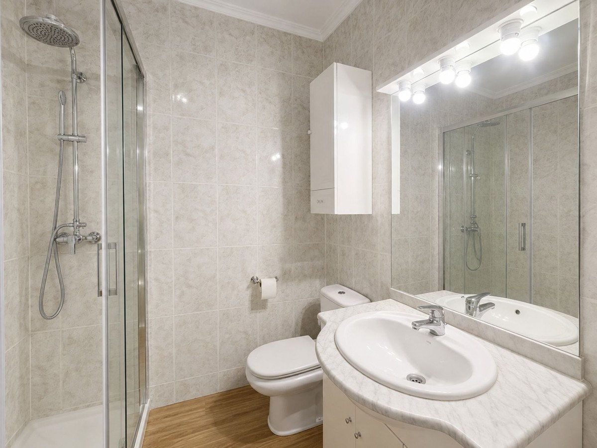 2 Bed Middle Floor Apartment in Estepona
