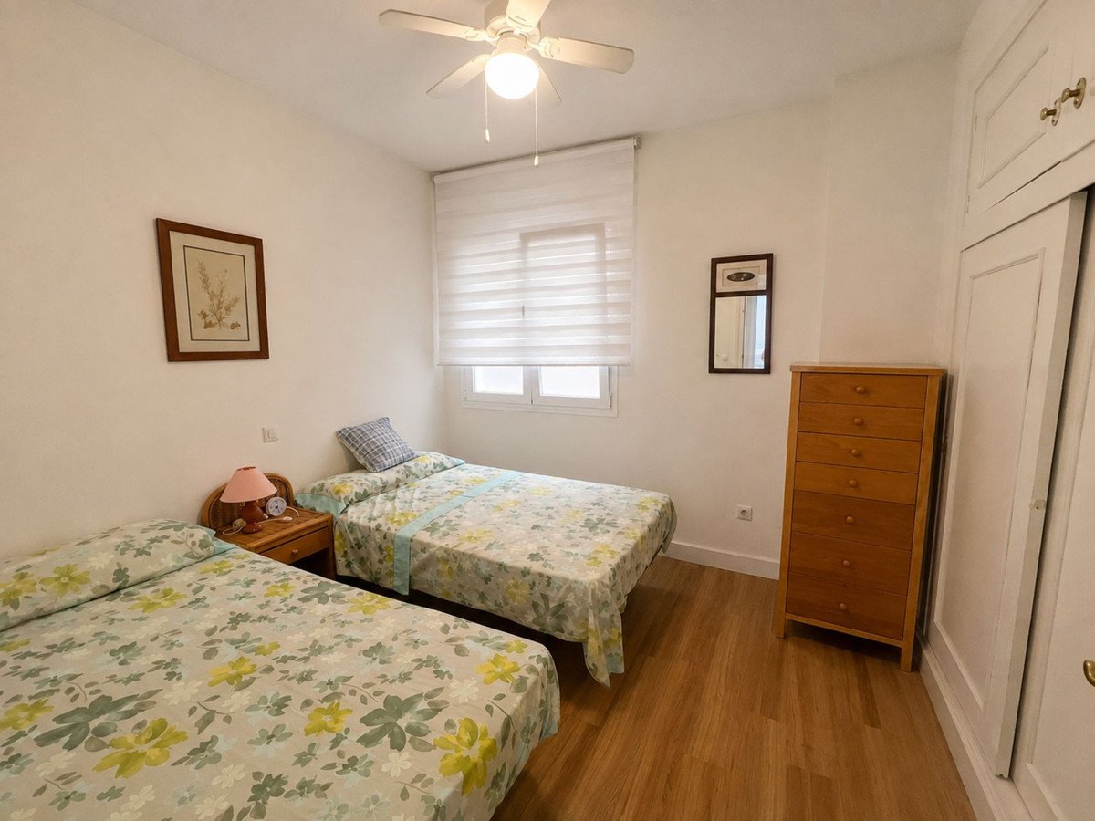 2 Bed Middle Floor Apartment in Estepona
