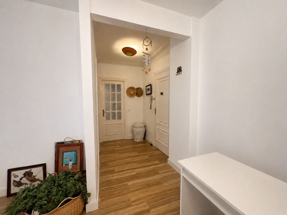 2 Bed Middle Floor Apartment in Estepona