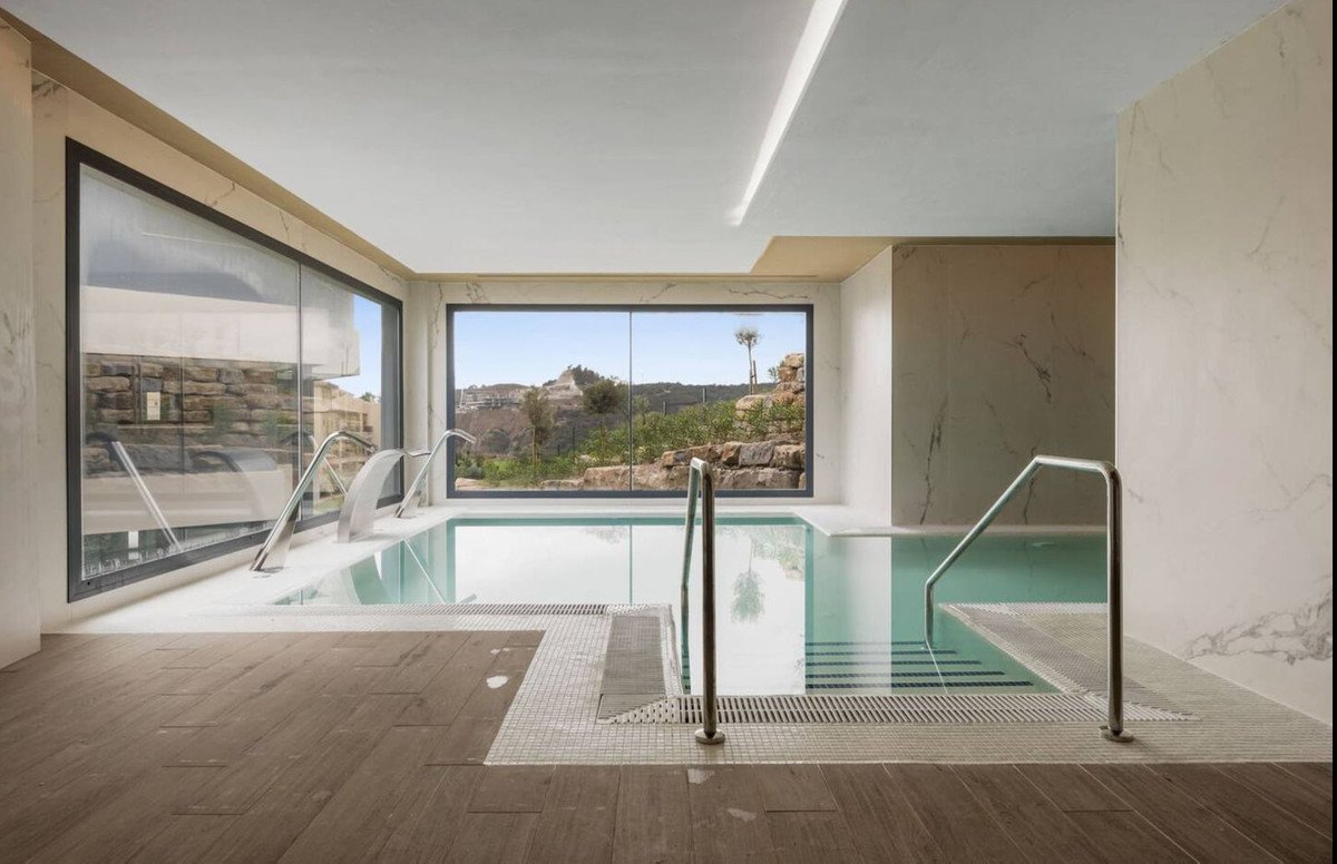 3 Bed Ground Floor Apartment in Selwo