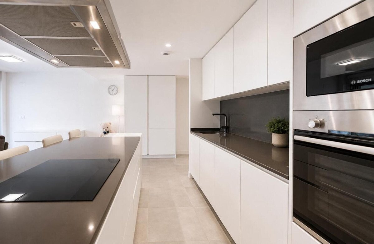 3 Bed Ground Floor Apartment in Selwo