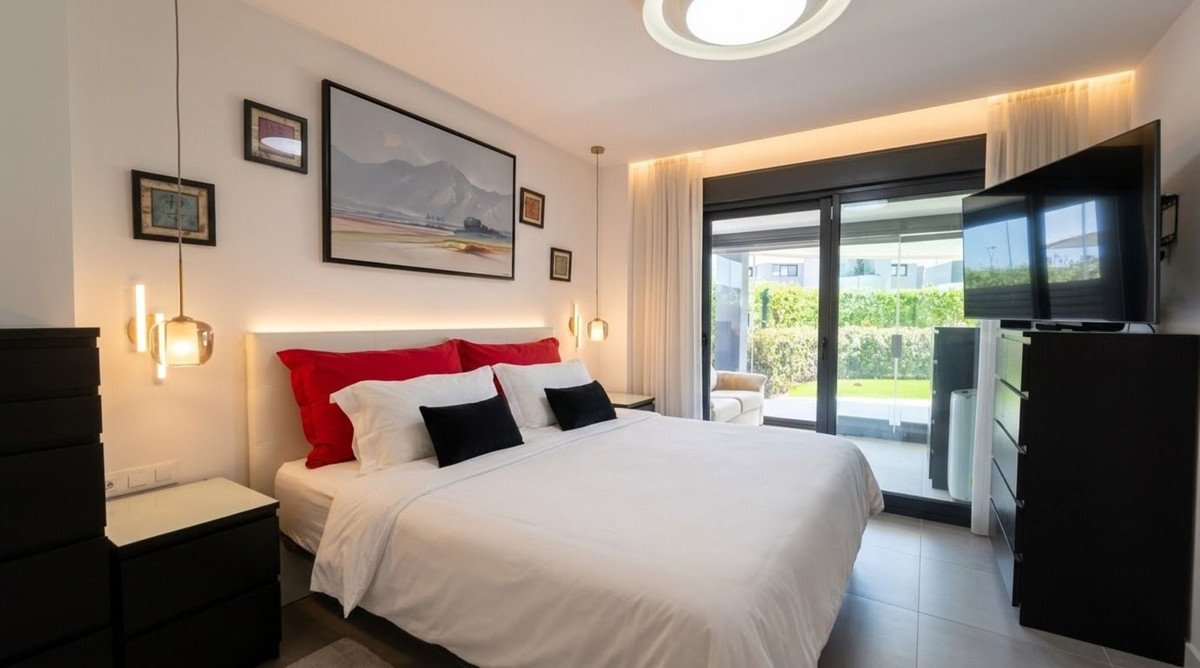3 Bed Ground Floor Apartment in Selwo