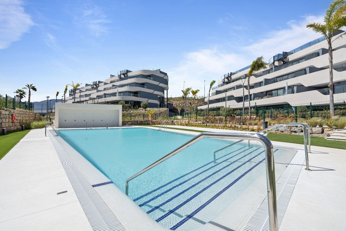 3 Bed Ground Floor Apartment in Selwo
